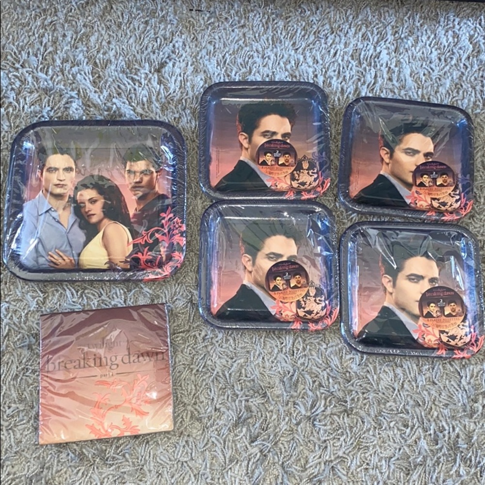 Twilight Saga Breaking Dawn Party 1 Party Plates